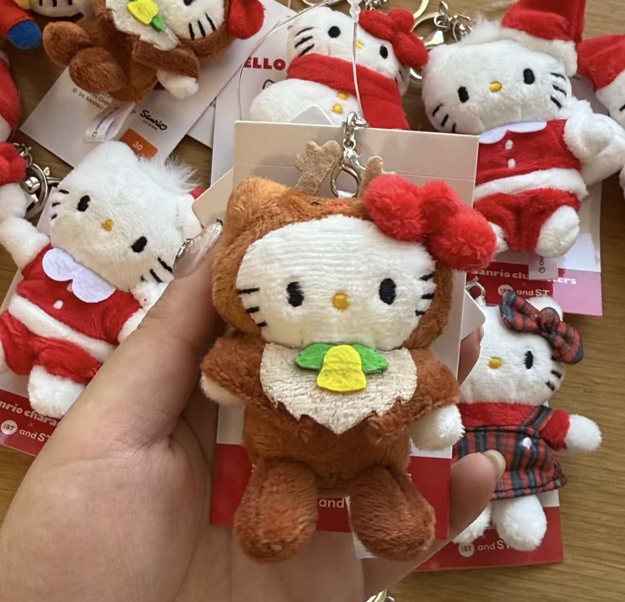 三丽鸥Me%联名限定HelloKitty麋鹿挂件