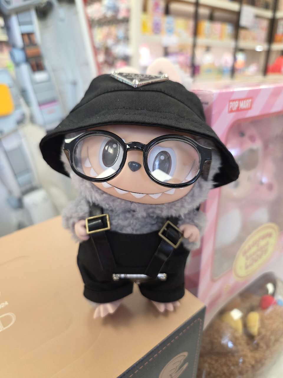 labubu prada黑色娃衣三件套