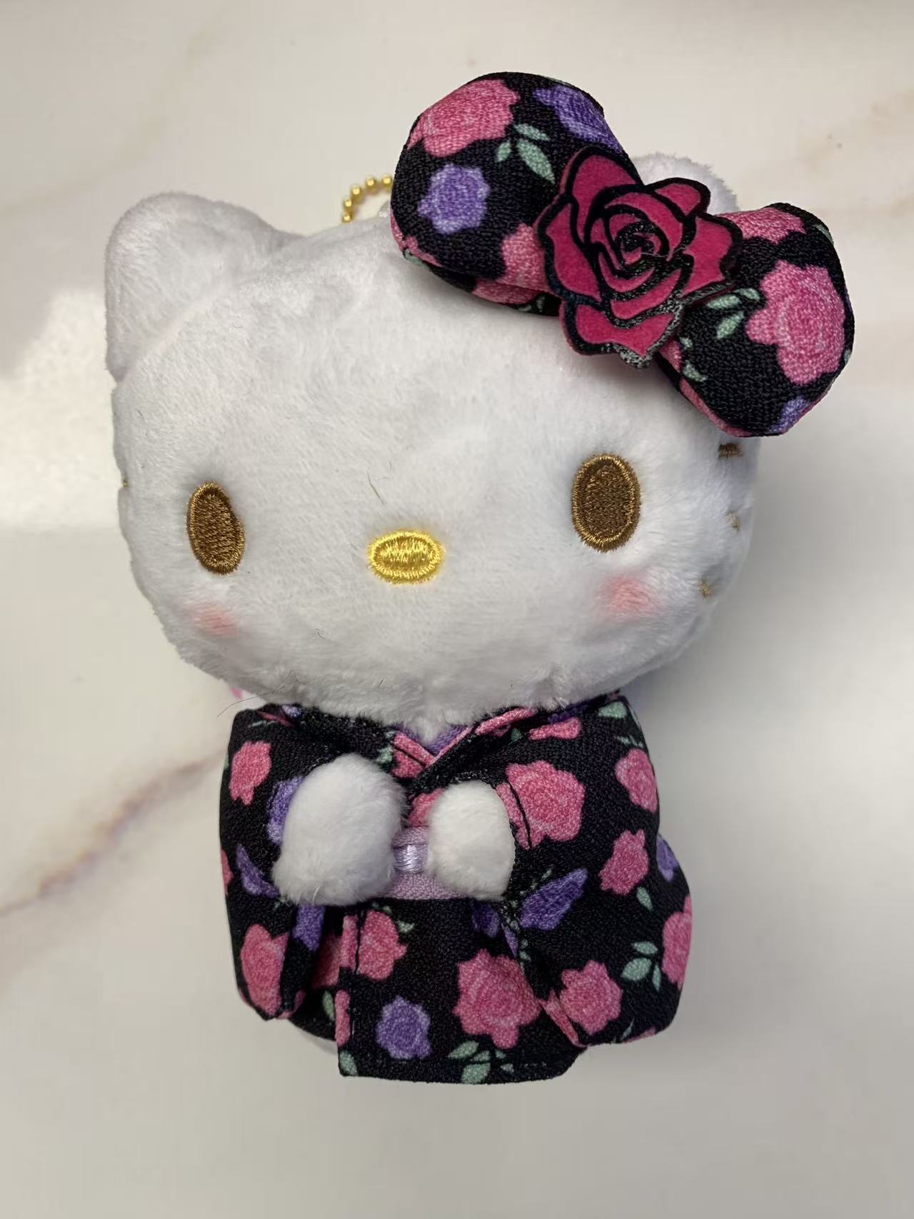 日本限定SANRIO 黑色玫瑰花和服kitty挂件