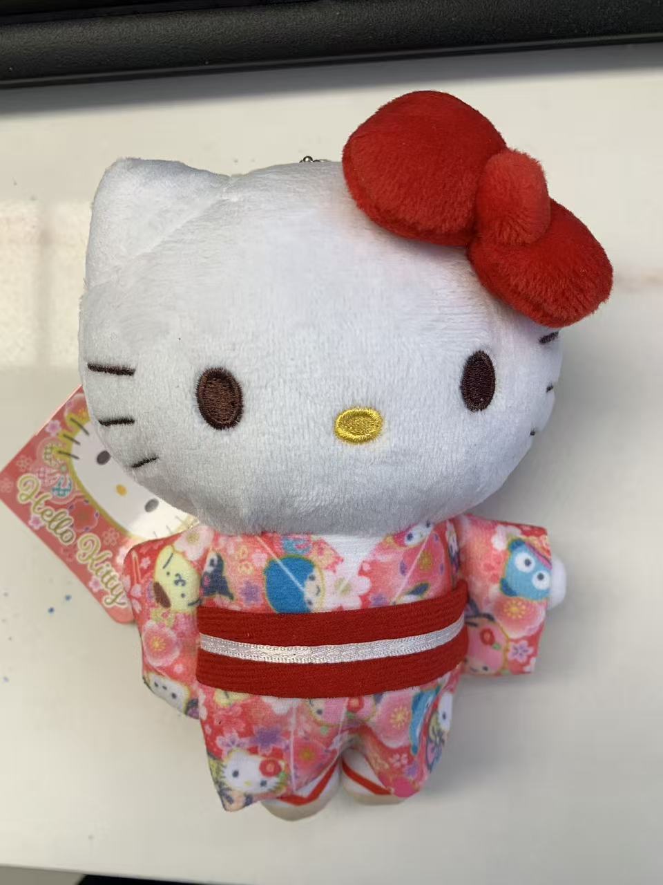 日本限定红色和服Hello kitty挂件