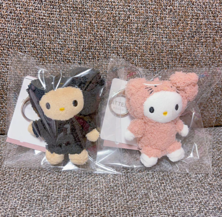 日本限定me% Hello Kitty 毛绒玩具钥匙扣-两款可选
