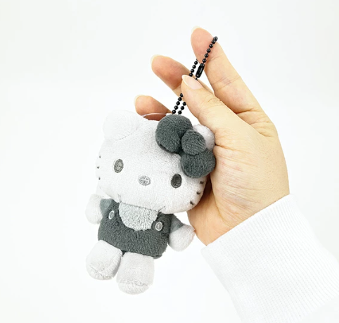日本限定SANRIO Hello Kitty炭黑毛绒玩挂件