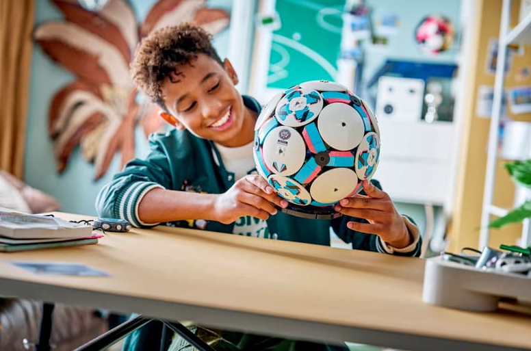 43019 LEGO® Editions Soccer Ball V39