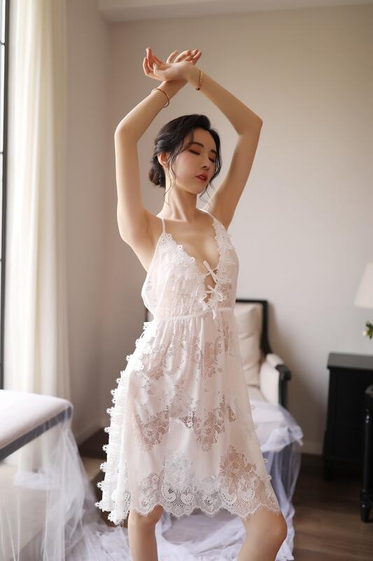 蕾丝诱惑性感高开叉睡裙