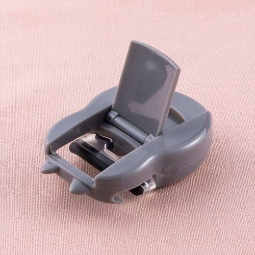 KAI Cute Cat Eyelash Curler