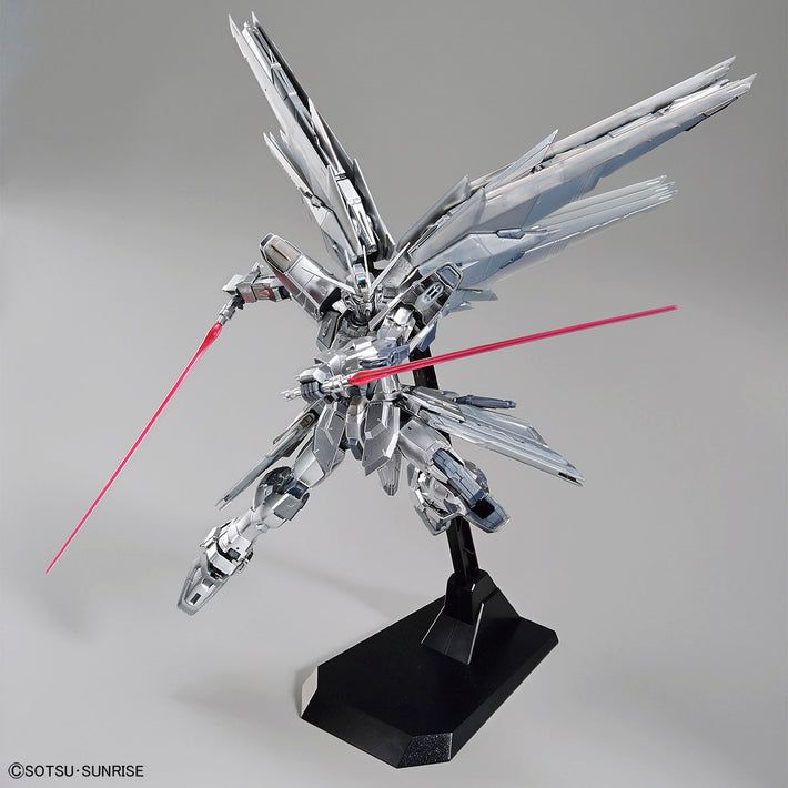 PRE-ORDER 2025 Q4 MG 1/100 THE GUNDAM BASE LIMITED FREEDOM GUNDAM Ver.2.0[SILVER COATING]