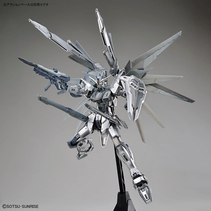 PRE-ORDER 2025 Q4 MG 1/100 THE GUNDAM BASE LIMITED FREEDOM GUNDAM Ver.2.0[SILVER COATING]