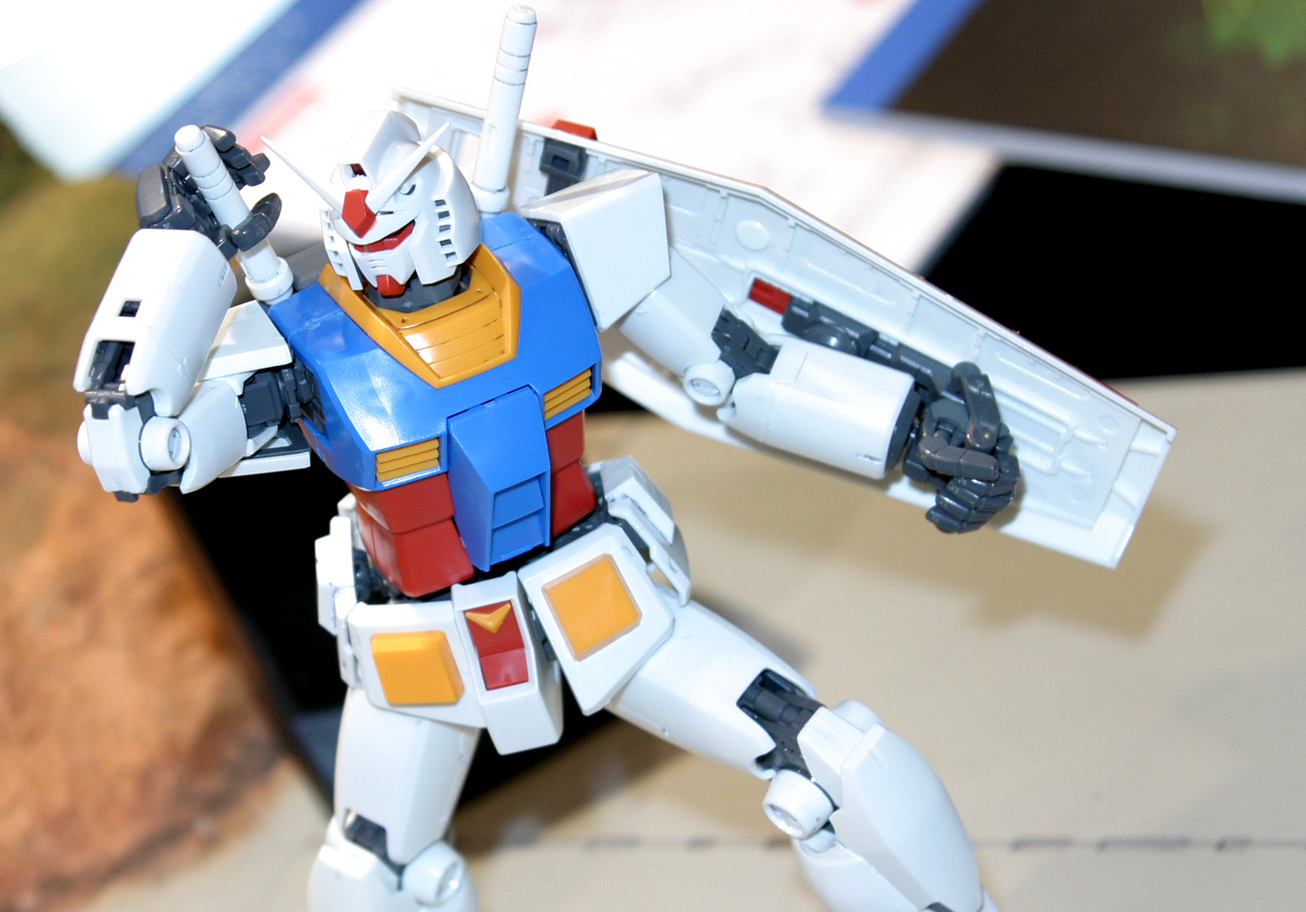 MASTER GRADE (MG) 1/100 RX-78-2 GUNDAM VER 2.0