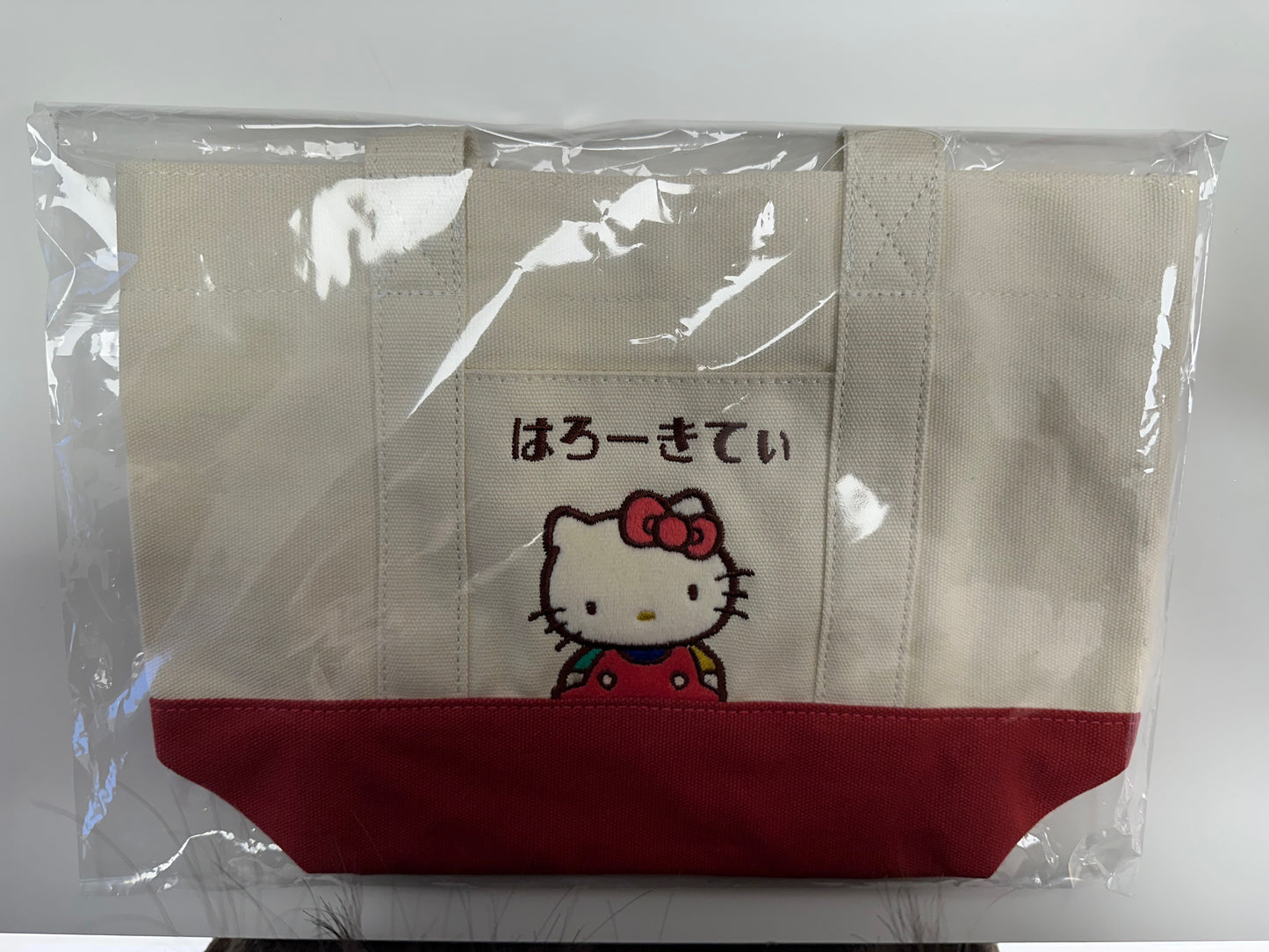 Japan Sanrio color matching canvas hand bag (two options)